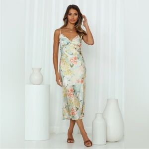 Hello Molly Floral Midi dress size XS